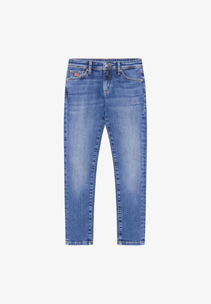 Jean en denim bleu délavé avec fermeture par bouton et zip, passants de ceinture, cinq poches et un petit écusson Union Jack sur la poche avant droite.