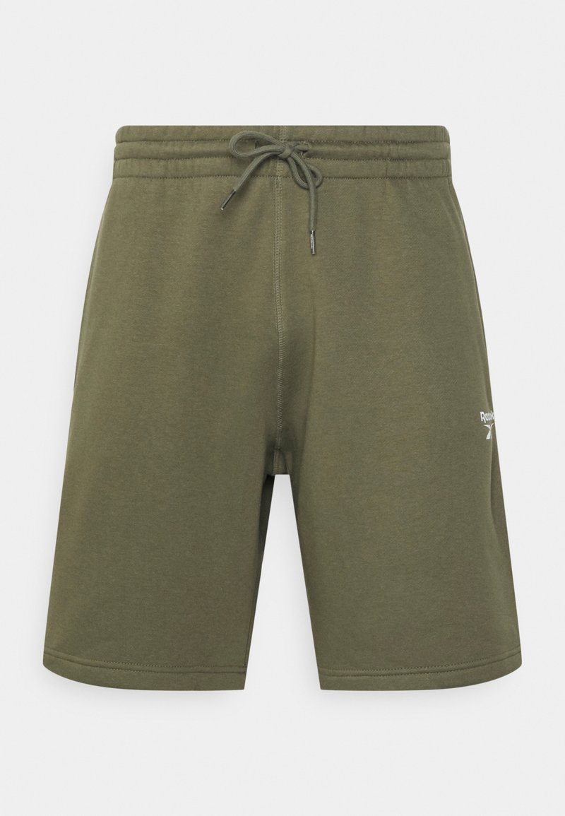 Pantaloni corti verde oliva realizzati in tessuto morbido, con una vita elastica e un cordino, e un piccolo logo stampato sul lato sinistro.