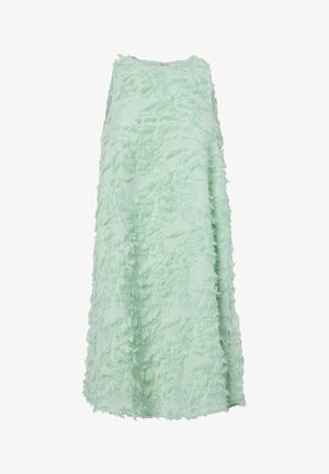 Ærmeløs mintgrøn kjole med teksturerede frynsedetaljer, der dækker stoffet, med rund halsudskæring og A-formet silhuet.
