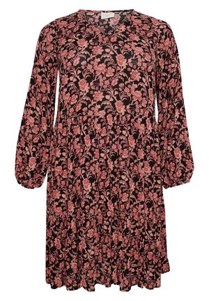 Robe noire à manches longues avec un motif floral rose, taille froncée et décolleté en V, dotée d'une jupe ample et fluide.