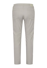 Hellgraue Hose im Slim-Fit mit zwei Gesäßtaschen und einer glatten Stoffbeschaffenheit. Der Bund hat ein Logo-Label.