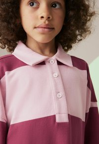 Next Nappali ruha - berry red pink stripe