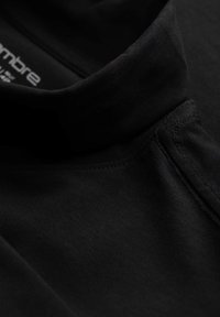 Unausgewählt, black