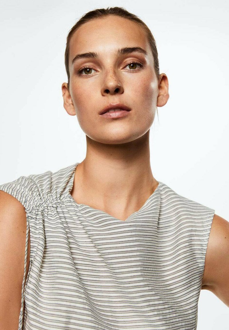 Damen Freizeitkleider | Mango RAYA A Maxikleid silver/silberfarben - HB62793 Damen Freizeitkleider | Mango RAYA A Maxikleid silver/silberfarben - HB62793