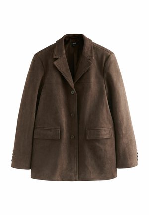 Blazer homme en daim marron avec revers crantés, trois boutons devant et deux poches à rabat, présenté sur fond blanc.