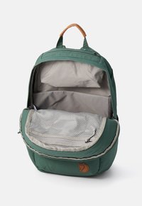 Fjällräven RÄVEN 20 UNISEX - Hátizsák - deep patina