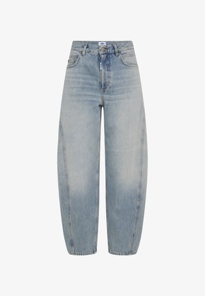Jeans azzurri a vita alta con vestibilità ampia, caratterizzati da una lavatura sbiadita, passanti per cintura e classica configurazione a cinque tasche.
