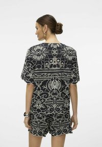 Vero Moda BLOND  - Bluza - black