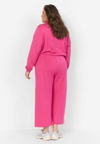 Wasabi Concept WA-SABINA 17 - Donji dijelovi trenirke - fuchsia rose
