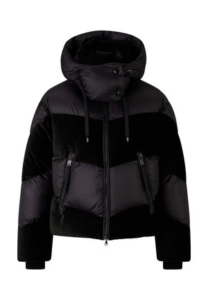 Doudoune noire avec un col haut, motif en chevrons, poches zippées et poignets élastiques ; présente une finition lisse et texturée.