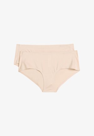 Beige naadloze katoenen slips met een gladde textuur en een moderne snit. Twee paren gestapeld met subtiele merklabel op de tailleband.