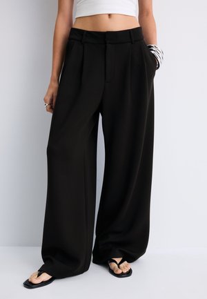 Stradivarius, SOFT-TOUCH SMART - Bukser - black