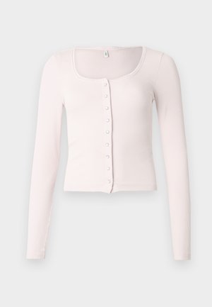 Hellrosa, eng anliegendes Langarmoberteil mit quadratischem Ausschnitt, gerippter Textur und einer Knopfleiste mit kleinen, runden Knöpfen.