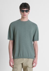 Odabrano, moss green