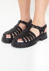 Cesare Gaspari Sandalias - black