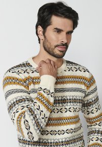 Koroshi Sweter