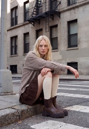 Buffalo, ASPHA CHELSEA WARM - Snowboots  - brown