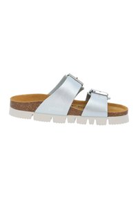 Sandalo a fascia con cinturini metallici azzurri, due fibbie regolabili e una soletta in sughero. Presenta una suola in gomma bianca con scanalature.