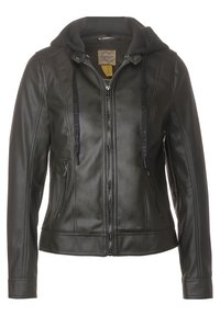 Giacca nera in finta pelle con zip frontale, cappuccio e cordini regolabili. Presenta due tasche laterali e dettagli di pannelli cuciti.