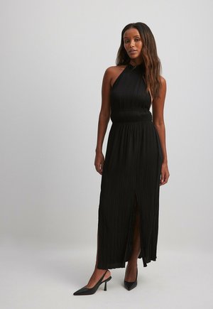 MIT BREITEM GÜRTELMIT NECKHOLDER - Maxi dress - black