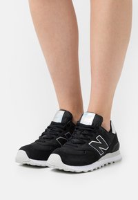 New Balance WL574 - Sapatilhas - black