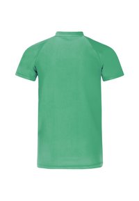 Polo a maniche corte di colore verde solido, realizzato in tessuto liscio con un leggero lucido. Presenta un colletto e maniche raglan.