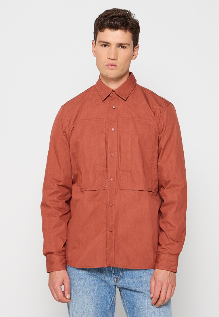 Peak Performance Overhemd bruin Peak Performance Overhemd bruin