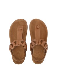 Sandali in pelle marrone con listino tra le dita e dettagli circolari, caratterizzati da una morbida texture in suede e bordi cuciti per un tocco di design in più.