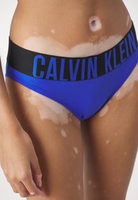 Calvin Klein Underwear INTENSE POWER - Fecskék - dazzling blue