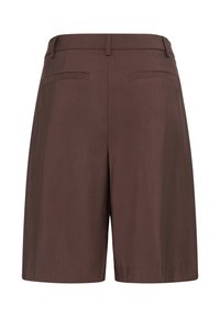 Shorts marron sur mesure longueur genou avec passants de ceinture et deux poches arrière passepoilées, vus de dos.
