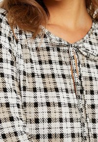 Miss Selfridge Denní šaty - grey
