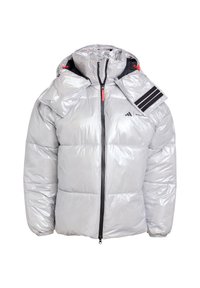 Strieborná púzdrová bunda s vysokým golierom a kapucňou. Obsahuje čierny zips, elastické manžety a tri čierne pruhy na pleciach.