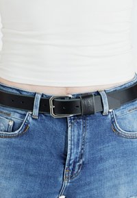WIDE LOOP TWO HORSE BELT - Riem - caviar