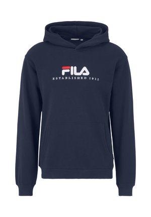 Felpa navy blu realizzata in misto cotone, con tasca a scomparsa frontale, polsini a coste e logo FILA ricamato con data di fondazione.