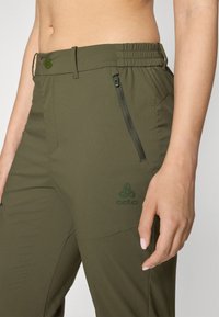 ODLO PANTS REGULAR LENGTH ASCENT LIGHT - Hlače za otvoreno - forest night
