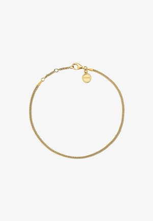 Pulsera de cadena de oro con un diseño de malla fina, que presenta un cierre de langosta y una etiqueta redonda con grabado. Textura suave y acabado brillante.