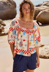 Next REGULAR FIT - VOLUME HALF SLEEVE - Bluse - ecru tablecloth print