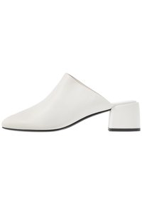 Filippa K Slip-ins med hög sula - white