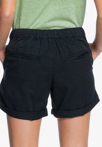 Roxy Short - anthracite