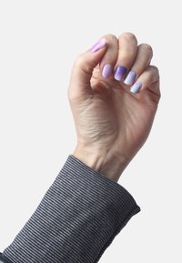 Vargu - VARGU LAUED MARBLE - Adesivi unghie - lost in pink Immagine in miniatura 1