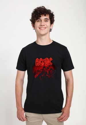 - T-shirt z nadrukiem