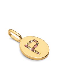 Colgante ovalado de oro con una letra mayúscula "Q" incrustada con pedrería multicolor. Superficie lisa con un lazo para sujetar.