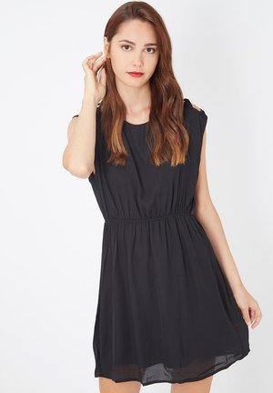 CON CINTURA ELÁSTICA - Vestido informal - black