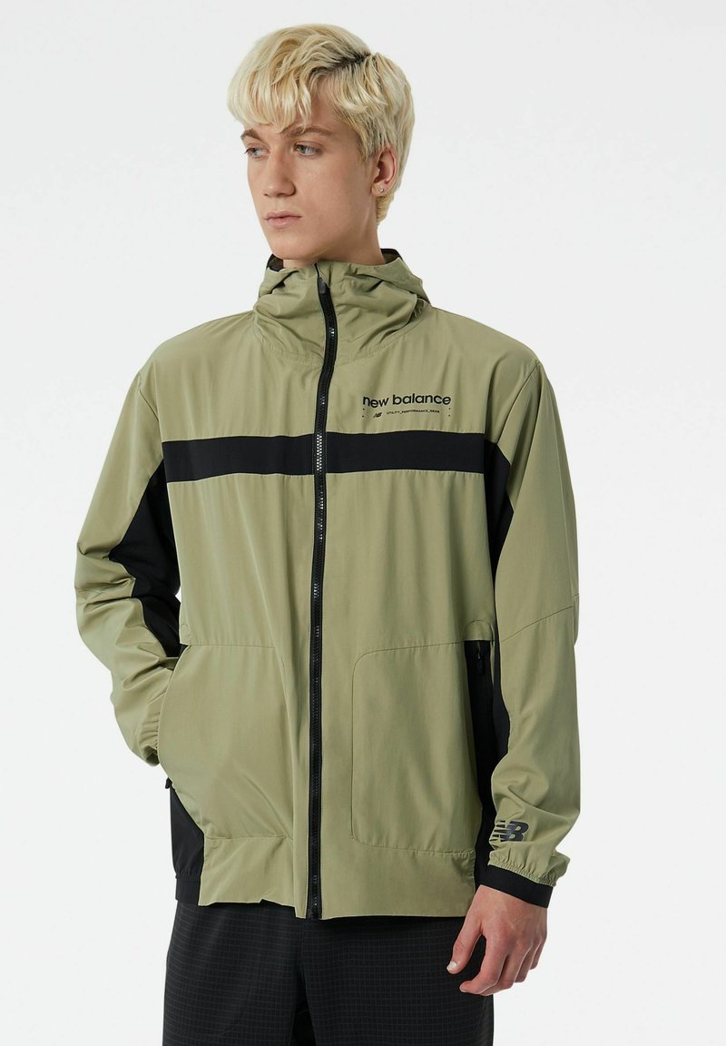 New Balance TECH LIGHTWEIGHT JACKET Giacca sportiva olive leaf