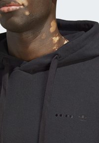 adidas Originals RIFTA CITY BOY ESSENTIAL  - Felpa con cappuccio - black