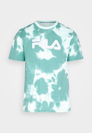 T-shirt a maniche corte tie-dye turchese e bianco con scollo rotondo e grande logo FILA bianco centrato sul petto.