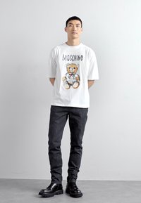 MOSCHINO POETRY MESSAGES - Camiseta estampada - white