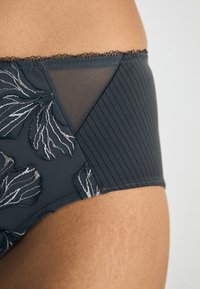 Triumph WILD IRIS MAXI - Pants - anta