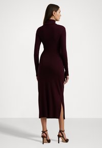 Lauren Ralph Lauren TIE-FRONT TURTLENECK DRESS - Neulemekko - pinot noir
