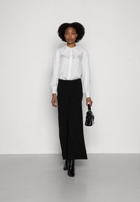 Freequent ULVA EMBROIDERY - Blusa com botões - offwhite